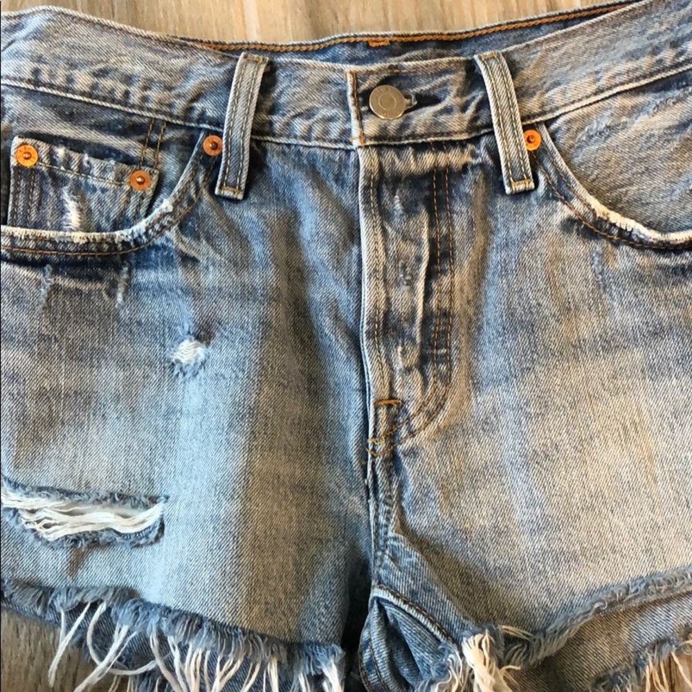 Levi high waisted 501 jean shorts - Picture 4 of 4
